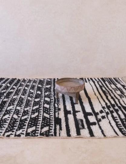 Moroccan Black and White Abstract Rug 8.8 x 6.04 ft / 267 x 184 cm - Surcoma