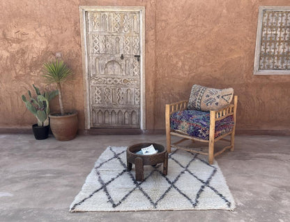 Beni Ourain Square Rug 5.4 x 4.8 ft / 164 x 147 cm - Surcoma