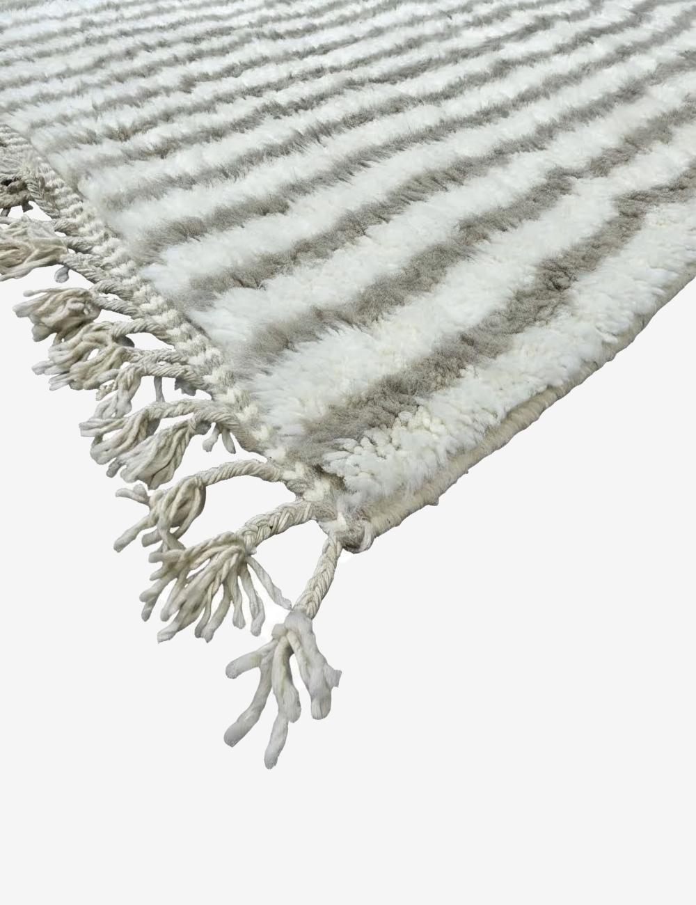 Custom Handmade Minimalist Berber Wool Carpet - Forma 87