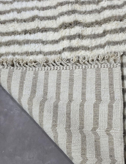 Custom Handmade Minimalist Berber Wool Carpet - Forma 87