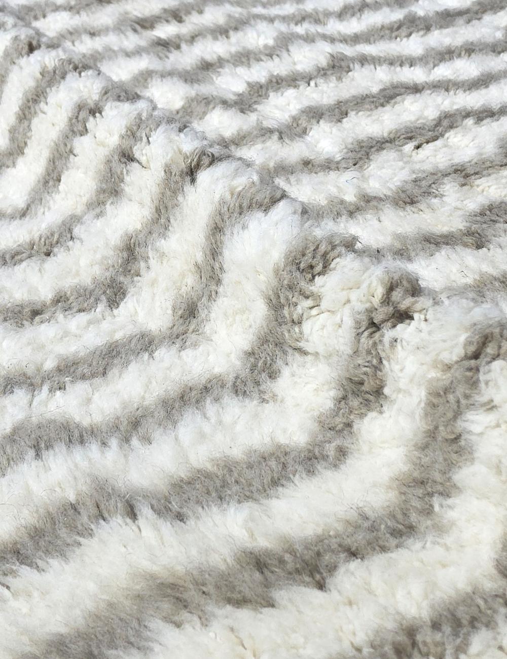 Custom Handmade Minimalist Berber Wool Carpet - Forma 87