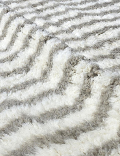 Custom Handmade Minimalist Berber Wool Carpet - Forma 87