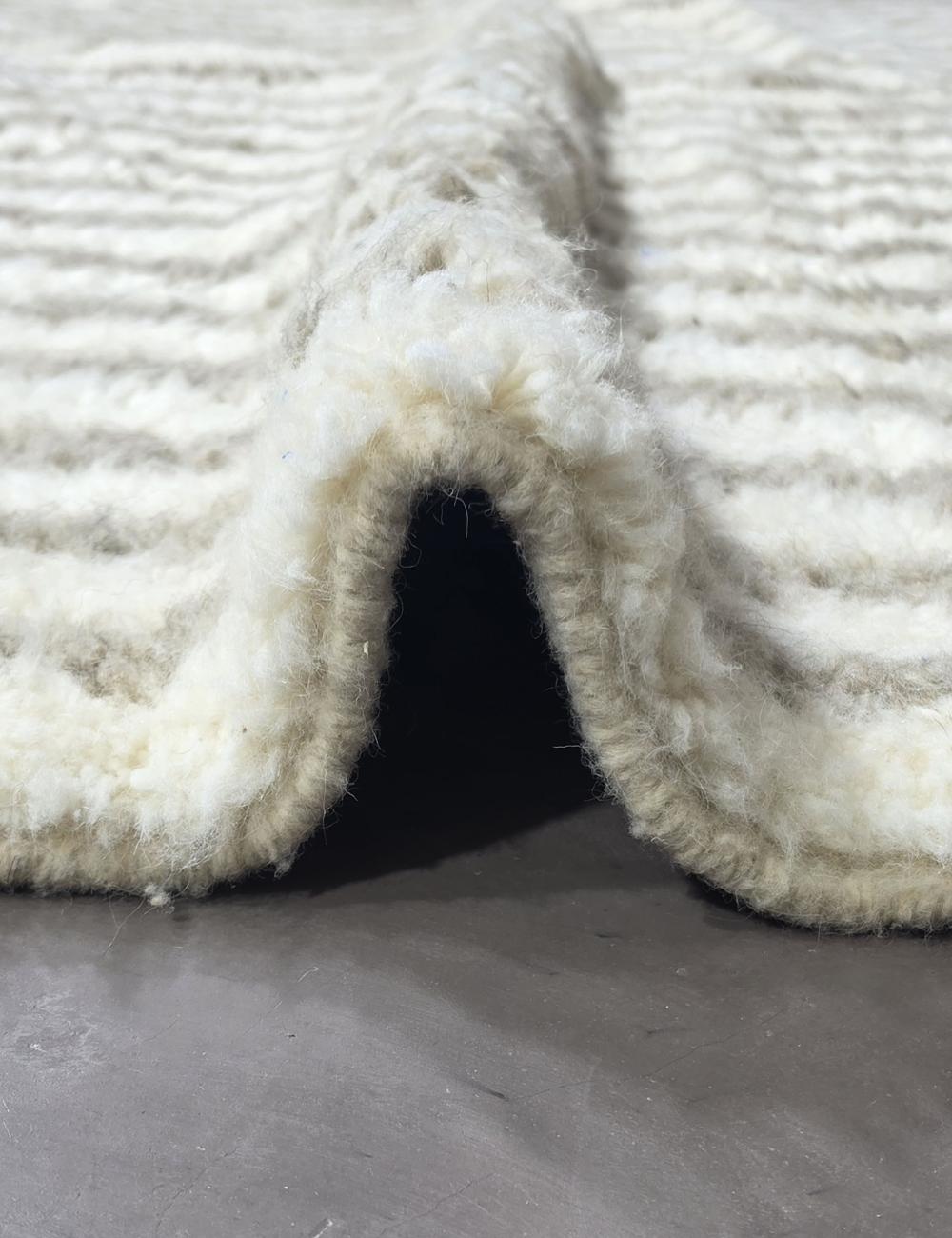Custom Handmade Minimalist Berber Wool Carpet - Forma 87