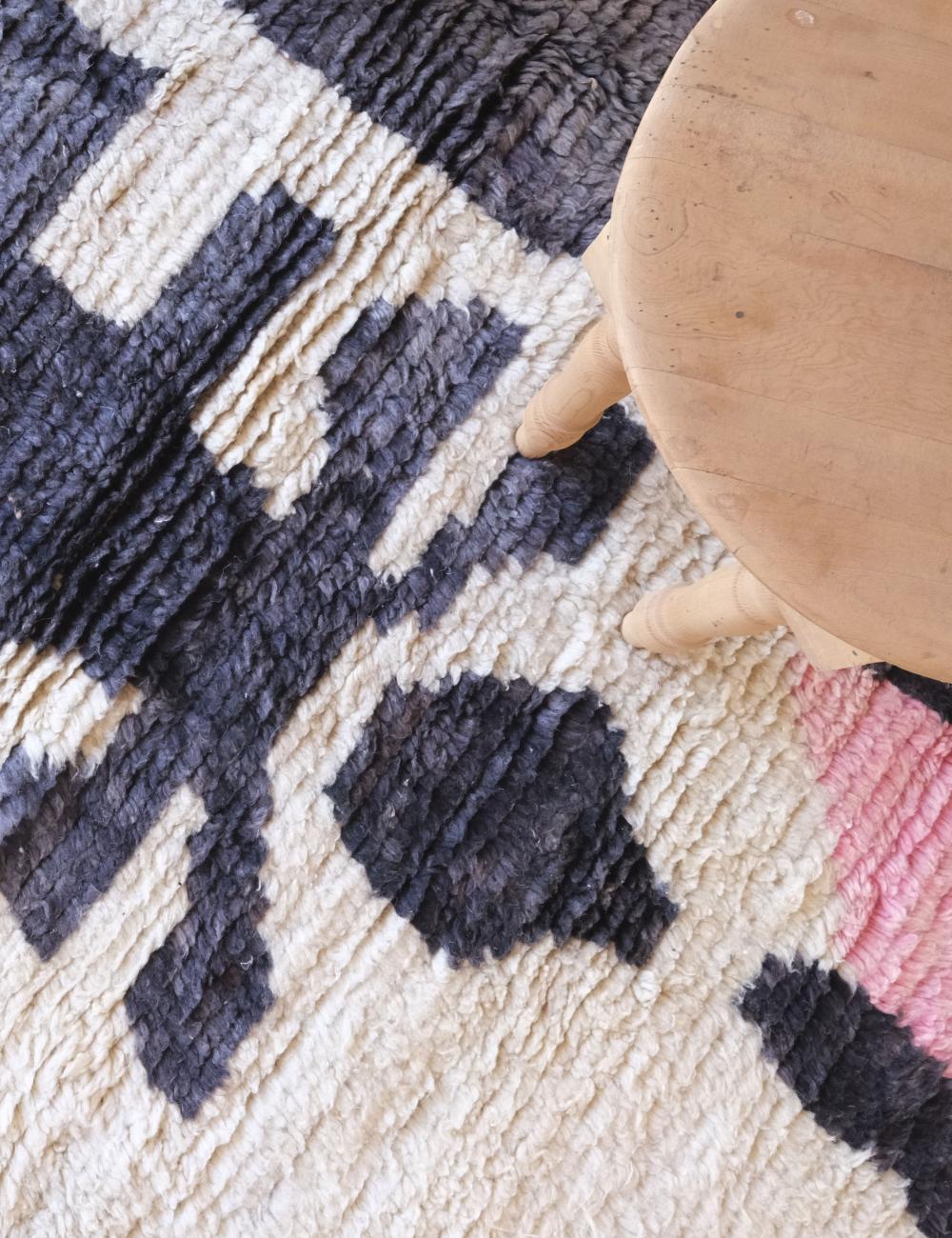 Graphic Design Rug 9.7 x 6.7 ft / 295 x 205 cm