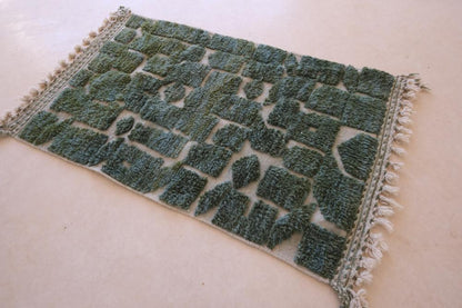 Green Moroccan Boujad Wool Rug 5.6 x 3.38 ft / 170 x 103 cm - Surcoma