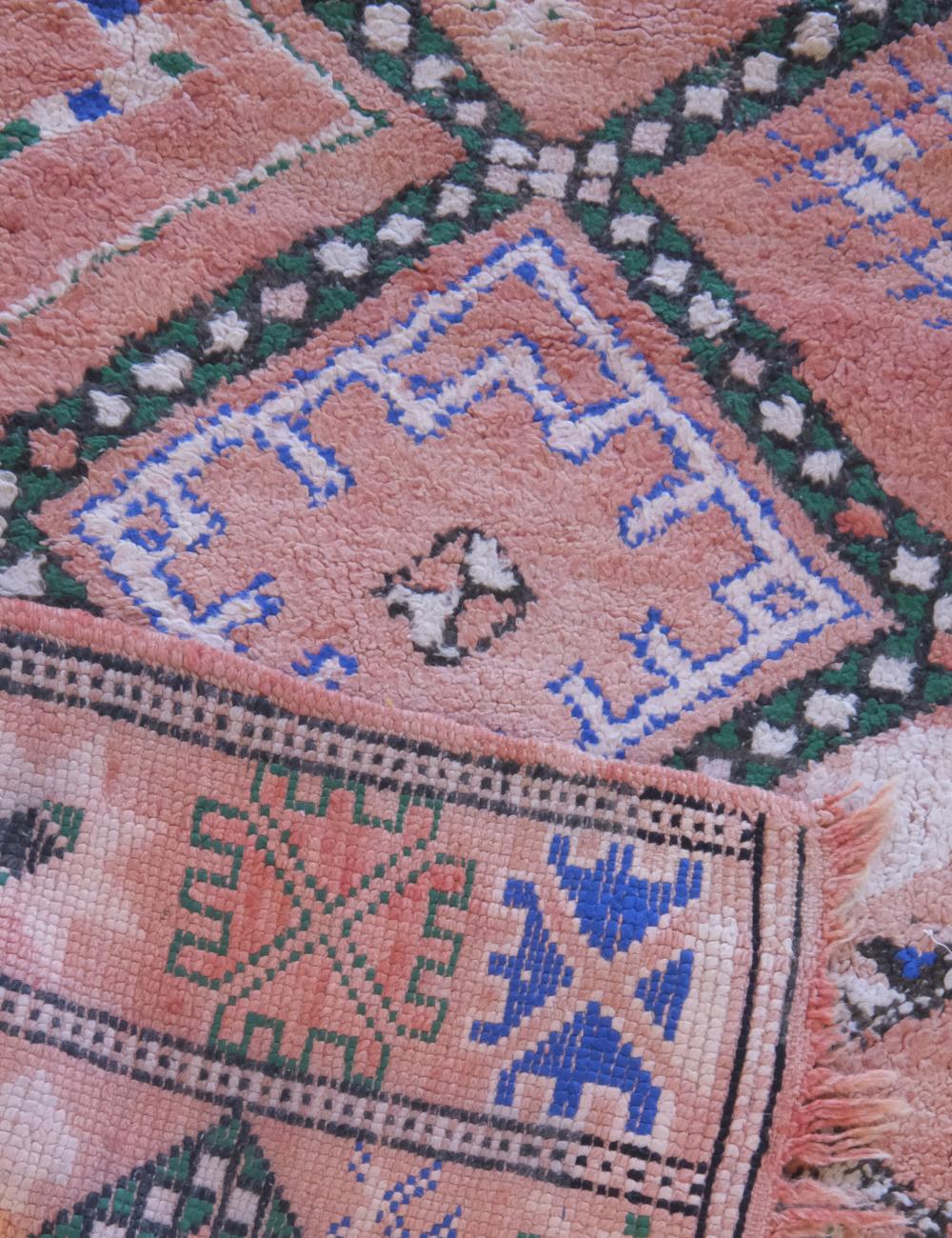 Tribal Moroccan Rug 6.3 x 4.7 ft / 193 x 145 cm