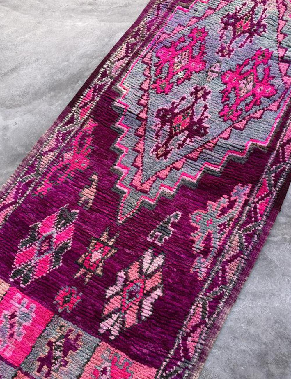 Extra-Long Hallway Rug 18.3 x 3.9 ft / 557 x 120 cm