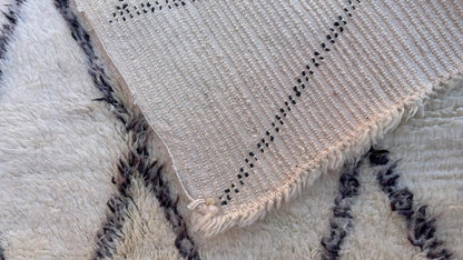 Beni Ourain Square Rug 5.4 x 4.8 ft / 164 x 147 cm - Surcoma