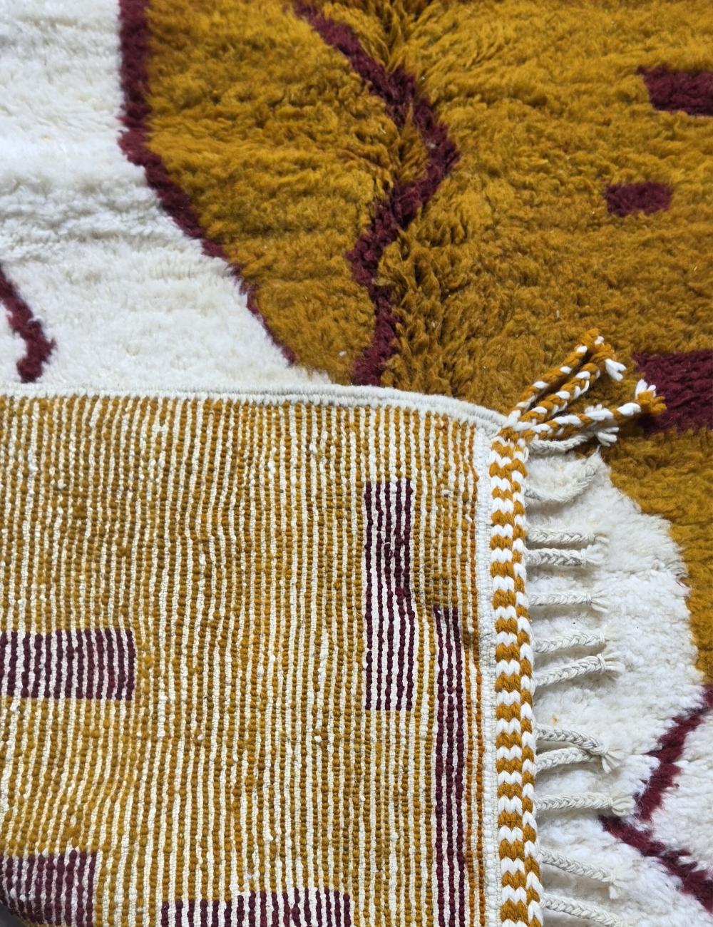 Moroccan Area Rug 8.1 x 6 ft / 246 x 185 cm