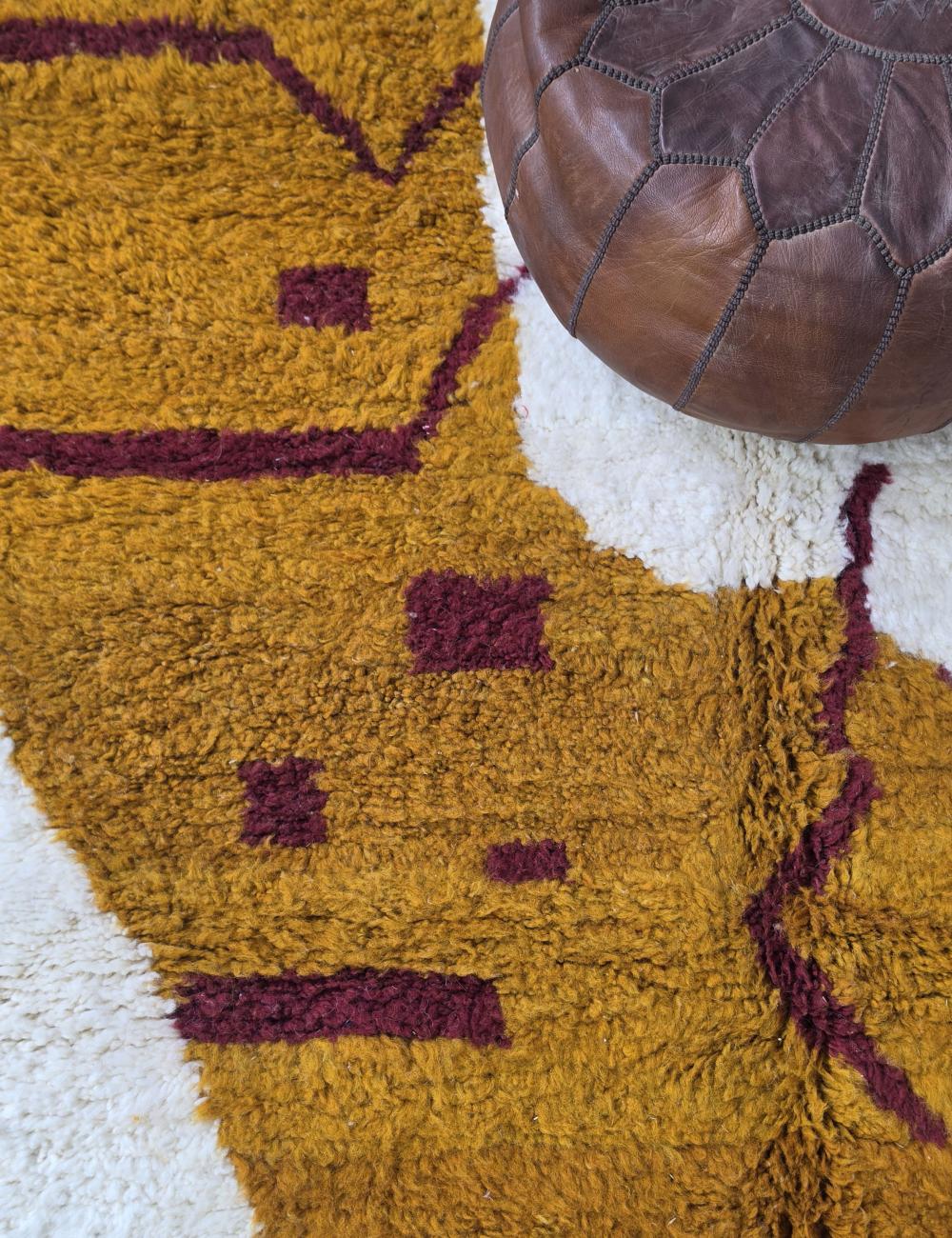 Moroccan Area Rug 8.1 x 6 ft / 246 x 185 cm