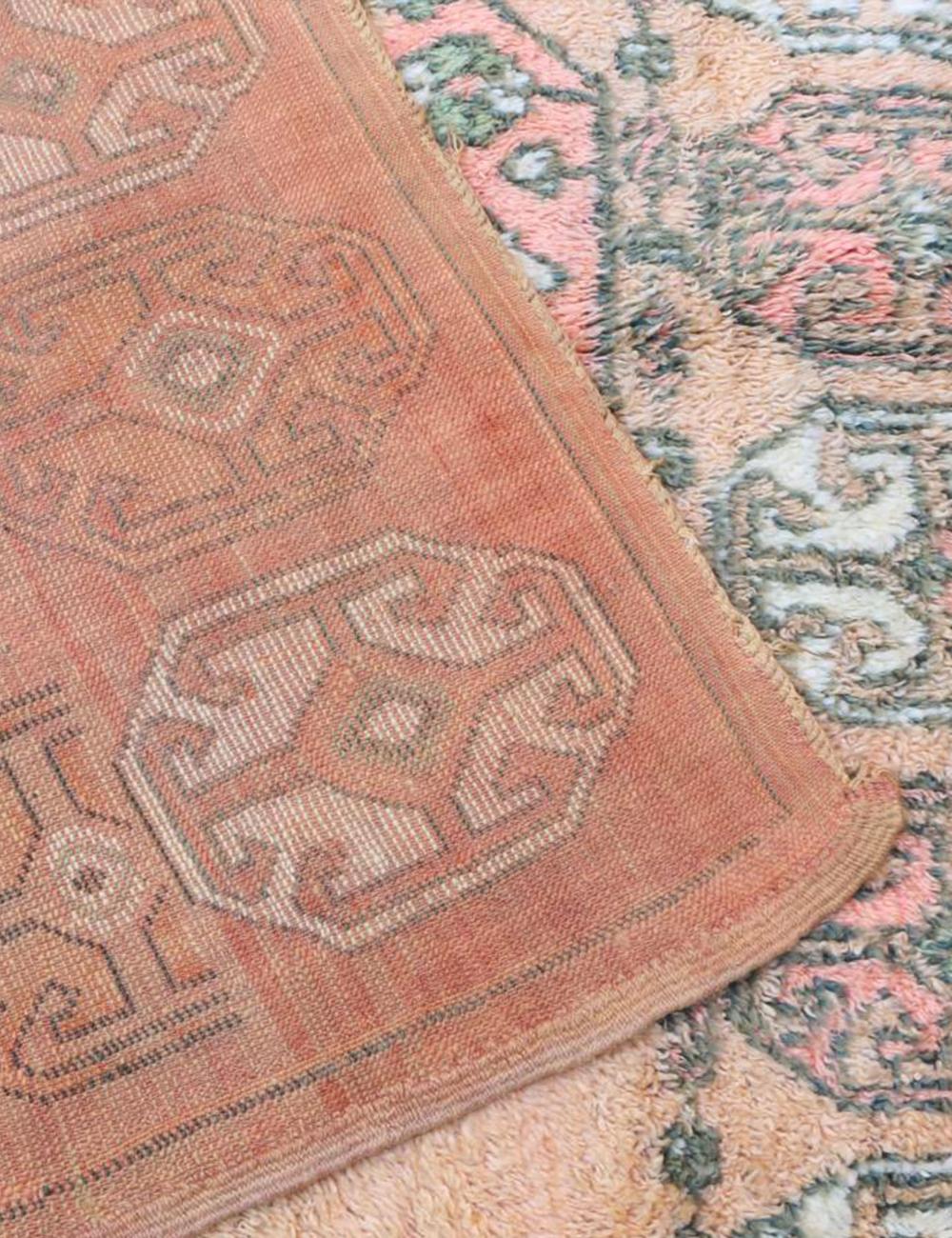 Medallion Berber Rug 9.1 x 6.1 ft / 276 x 186 cm