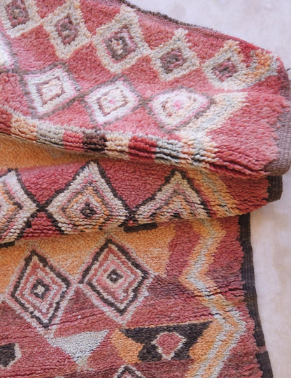 Collectible Moroccan Rehamna Rug 9.1 x 5.5 ft / 276 x 170 cm - Surcoma