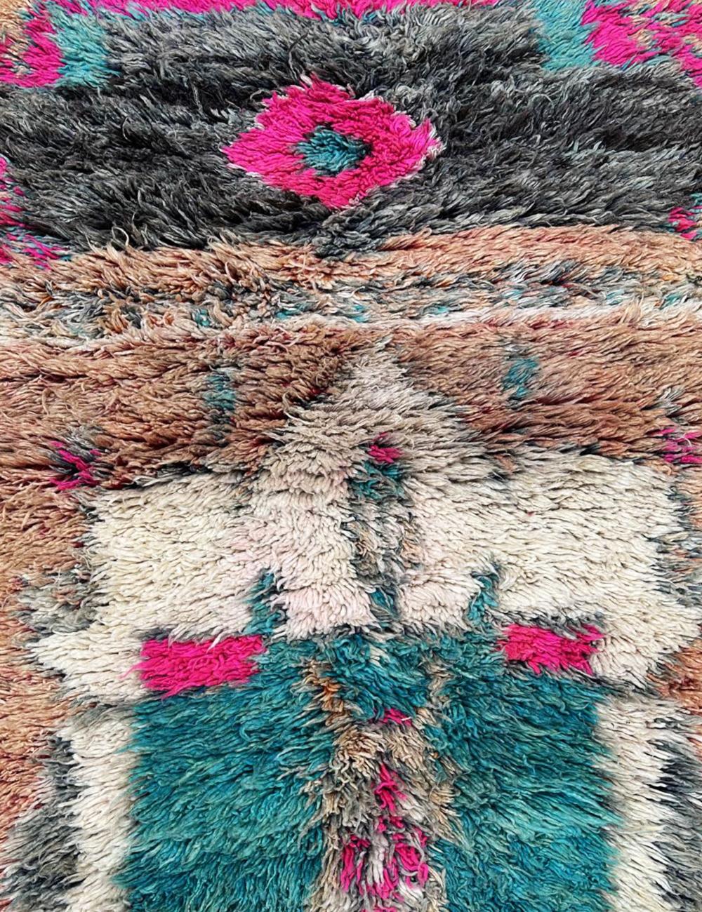 Moroccan Shag Rug - 9.8 x 3.9 ft / 298 x 120 cm