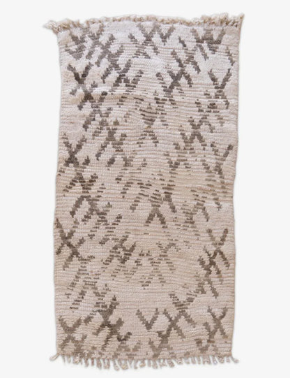Handwoven Berber Rug with Subtle Geometric Patterns 4.4 x 2.4 ft / 133 x 73 cm - Surcoma