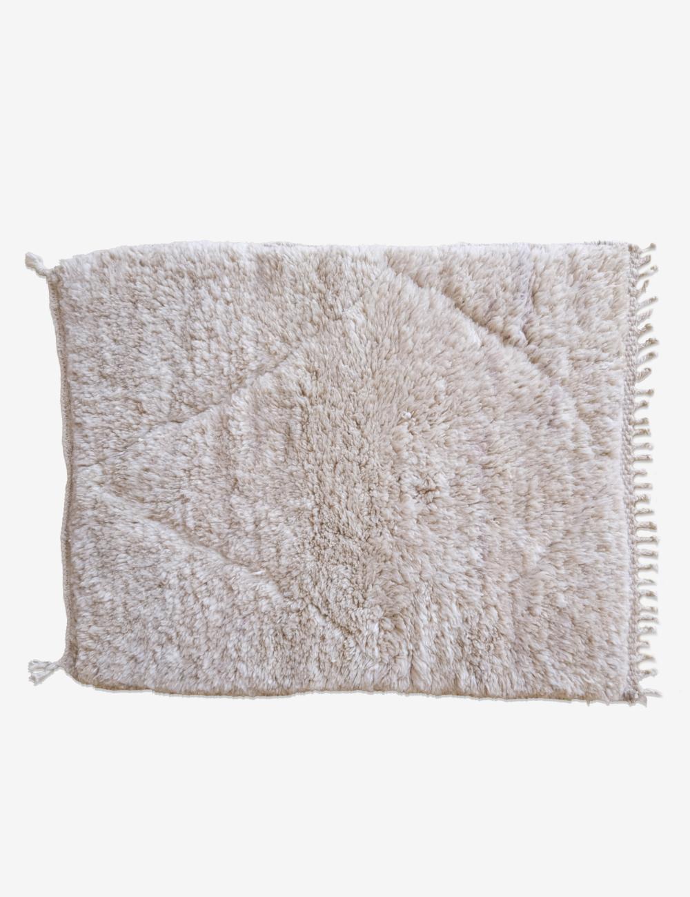 Small Luxury Cream Rug 3.9 x 2.9 ft / 118 x 90 cm