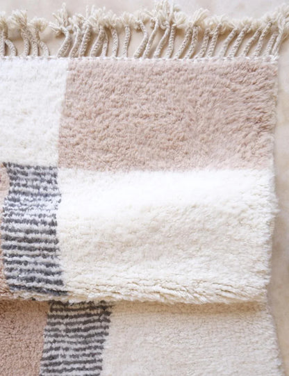 Handwoven Moroccan Wool Rug / 343 x 255 cm - Surcoma