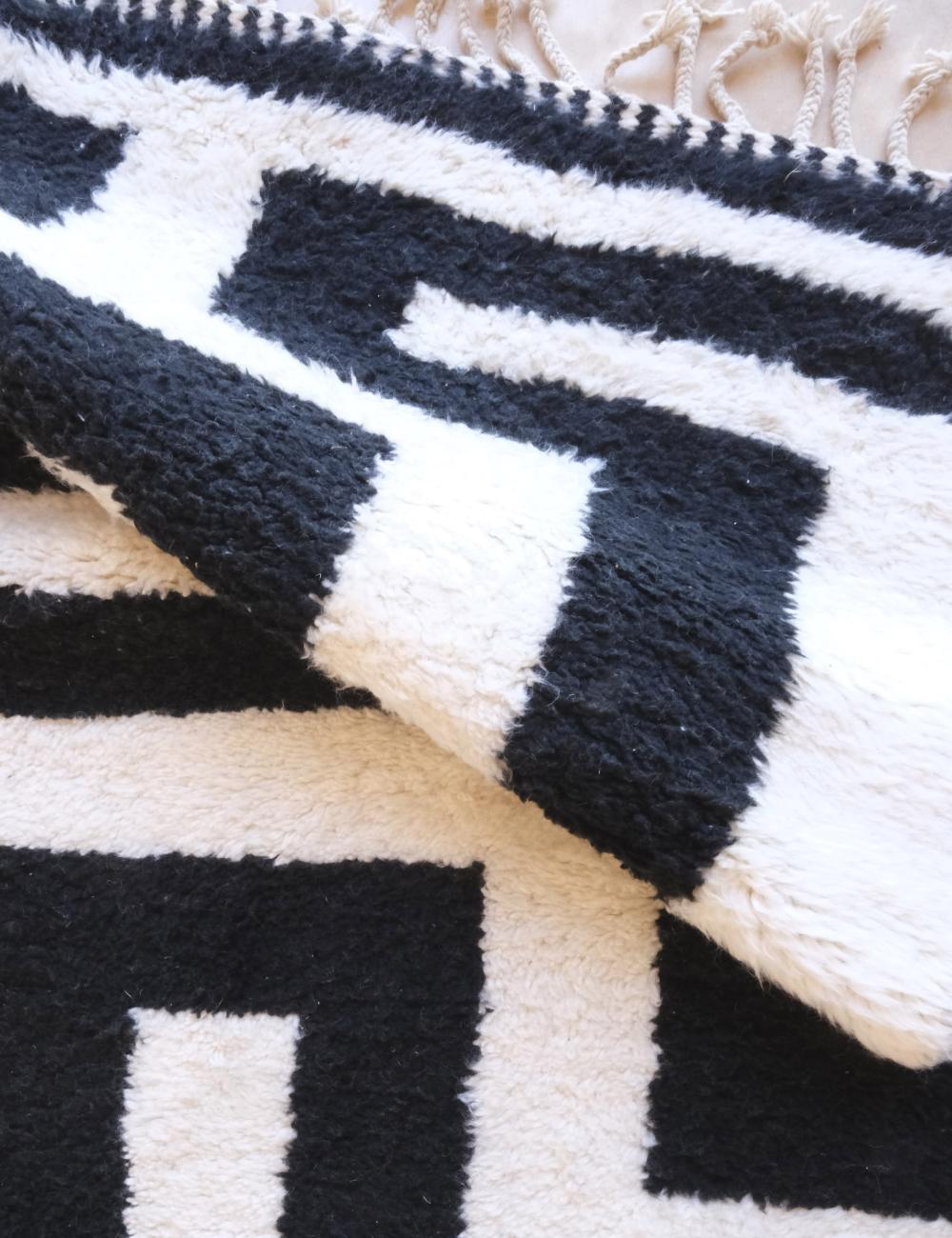 Handwoven Moroccan Wool Rug 11.4 x 7.9 ft / 347 x 242 cm