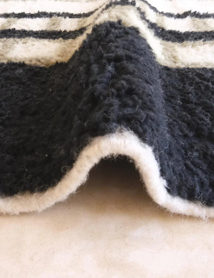 Oversized Moroccan Wool Rug 13.1 x 9.7 ft / 400 x 296 cm - Surcoma