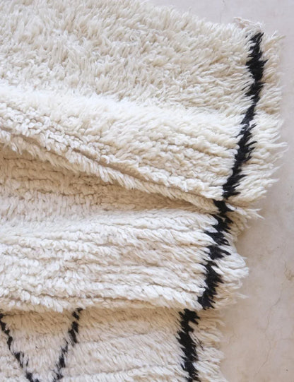 Marmoucha Moroccan Wool Rug 7.2 x 5.2 ft / 220 x 160 cm - Surcoma