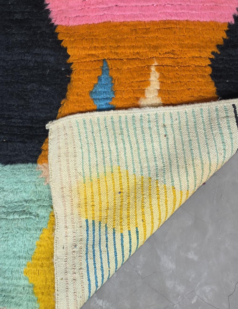 Bold Color-Blocked Design Rug 9.5 x 2.9 ft / 290 x 90 cm
