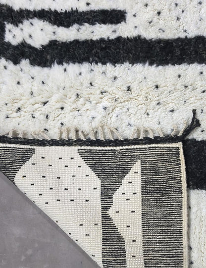 Black and Ivory Moroccan Rug 9.3 x 7.2 ft / 284 x 222 cm
