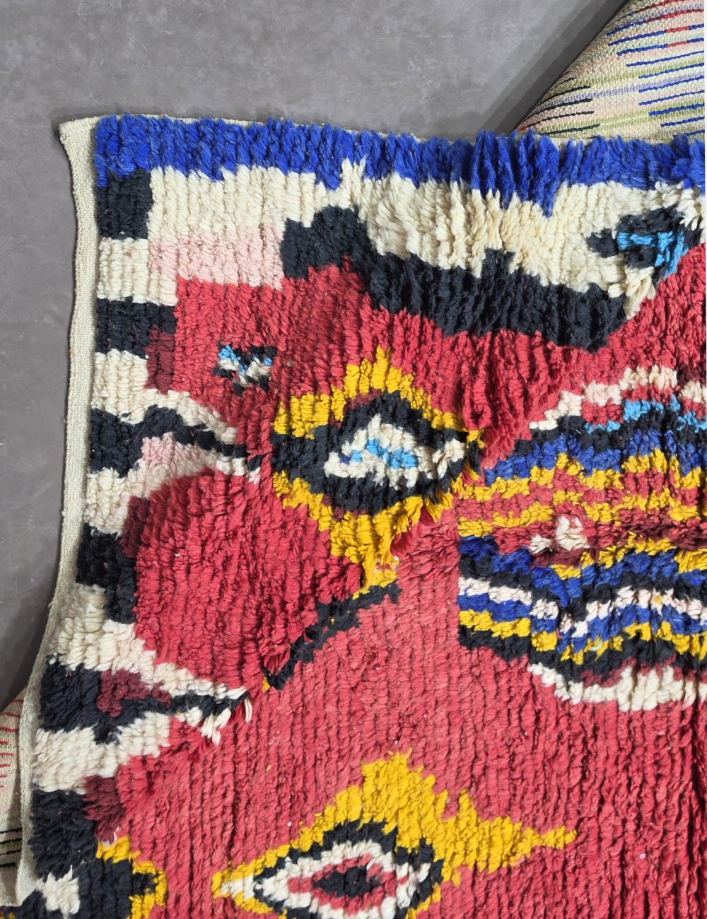 Berber Wool Rug with Tribal Flame Motifs 9.5 x 6.5 ft / 290 x 198 cm
