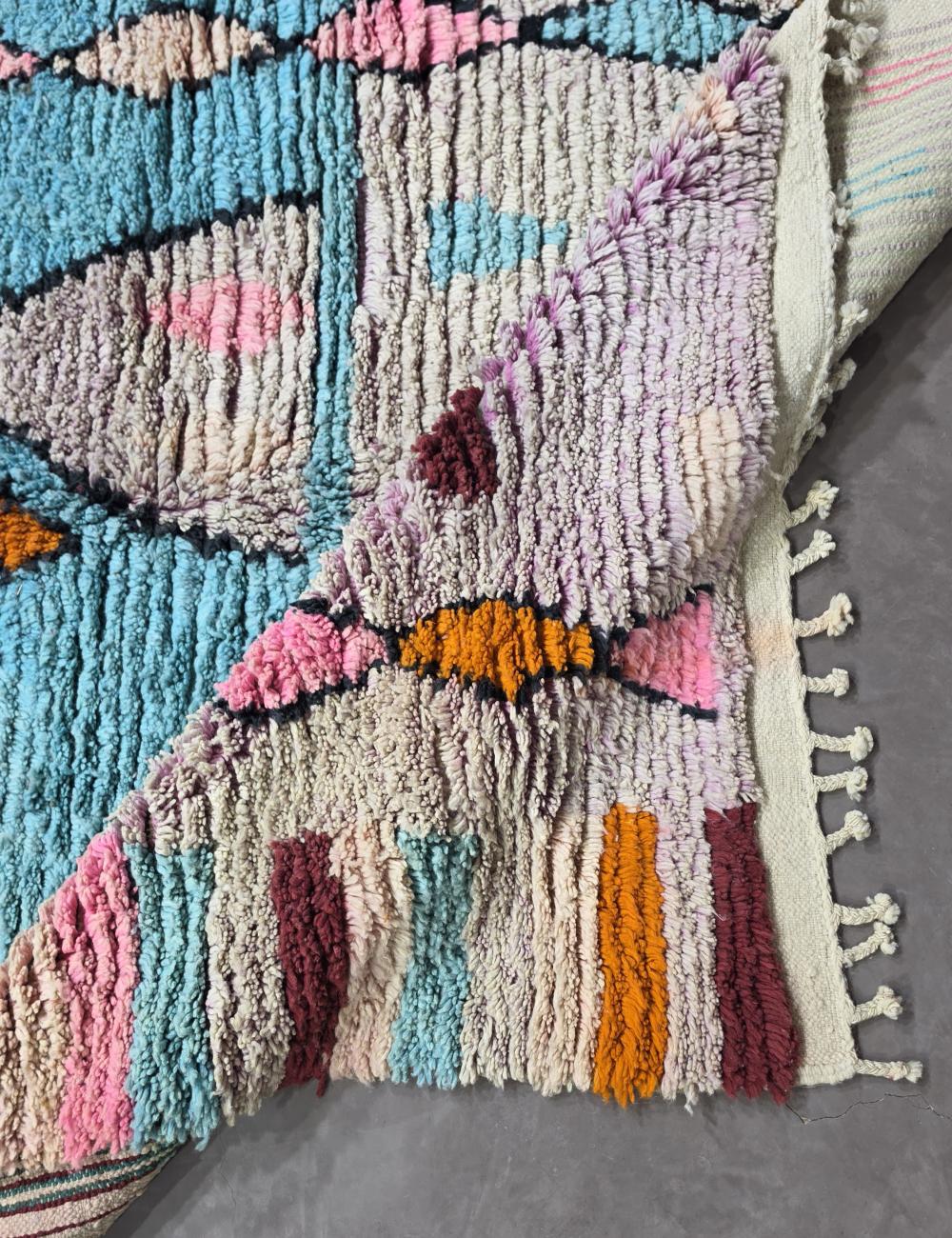 Handwoven Berber Boujad Rug 8.5 x 7 ft / 260 x 215 cm