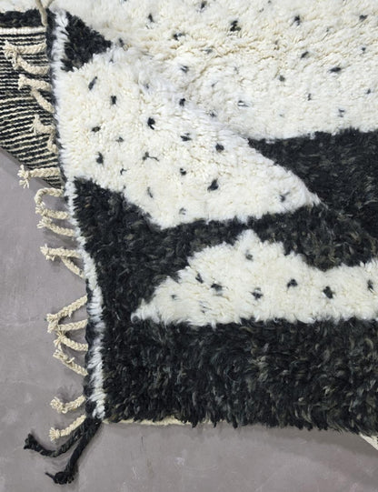 Black and Ivory Moroccan Rug 9.3 x 7.2 ft / 284 x 222 cm