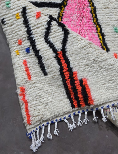 Moroccan Wool Neon Rug - 8.2 x 4.9 ft / 250 x 152 cm