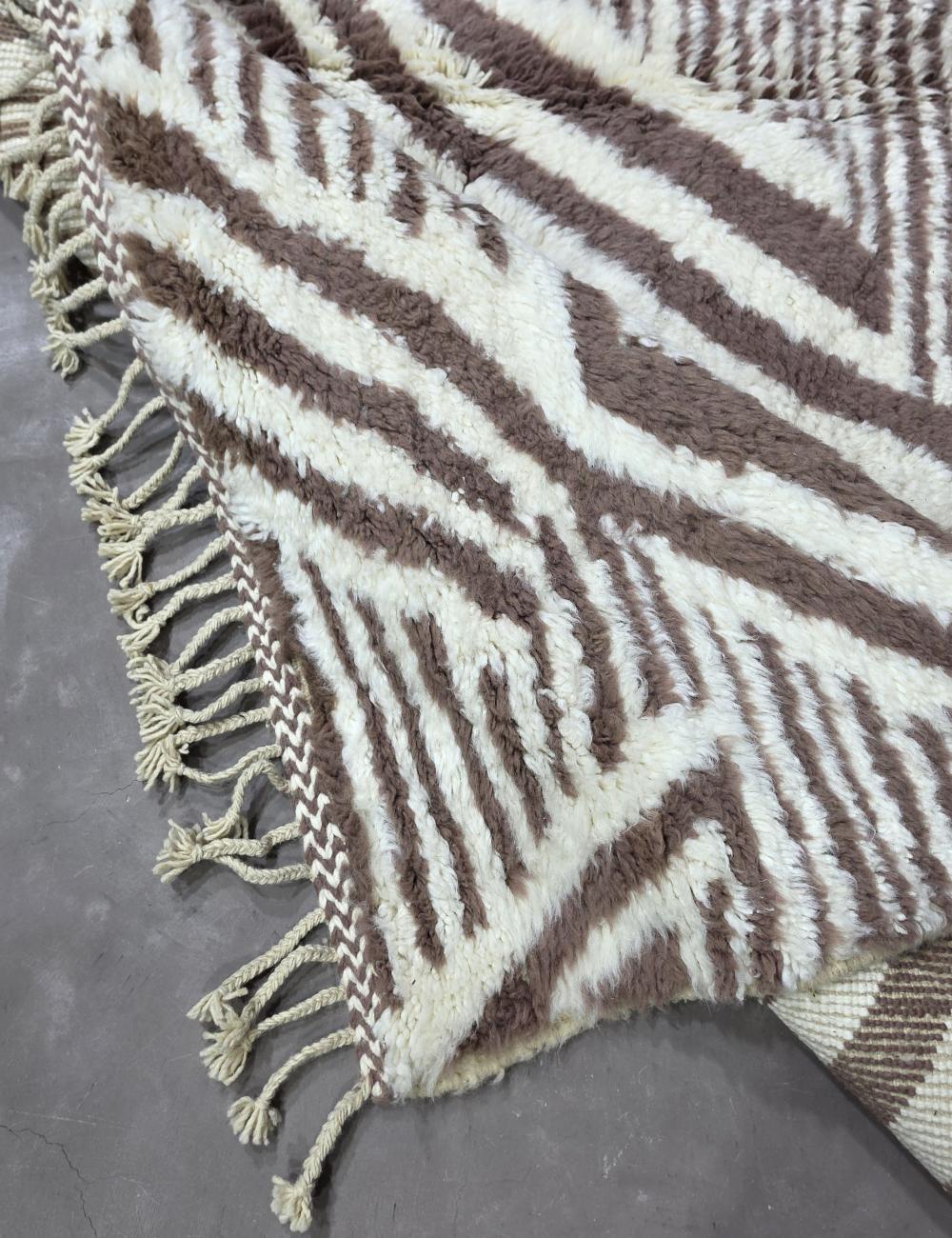 Contemporary Moroccan Rug 9.8 x 8 ft / 300 x 246 cm