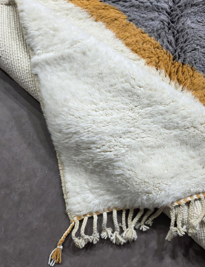 Moroccan Wool Rug 8.3 x 6.4 ft / 254 x 196 cm
