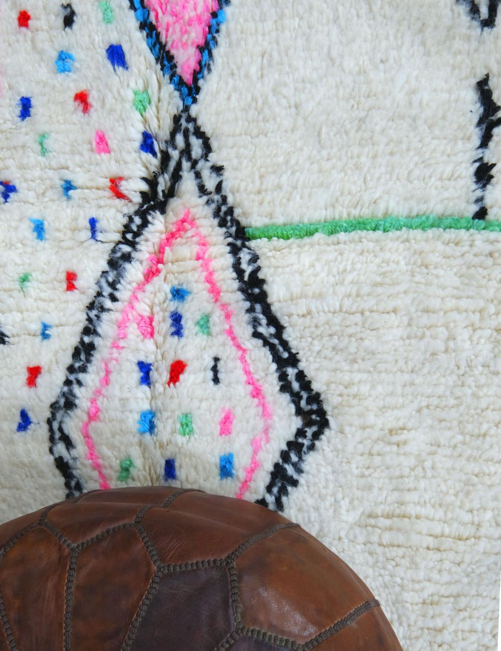 Modern Neon Azilal Rug 8.2 x 4.7 ft / 250 x 145 cm