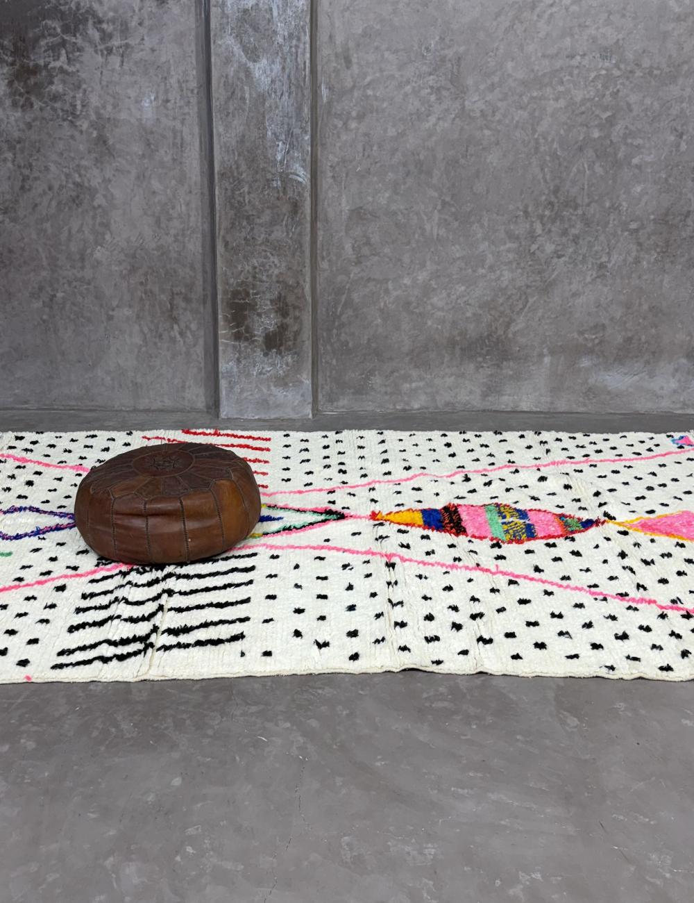 Handmade Berber Azilal Rug 9.8 x 6.2 ft / 300 x 190 cm