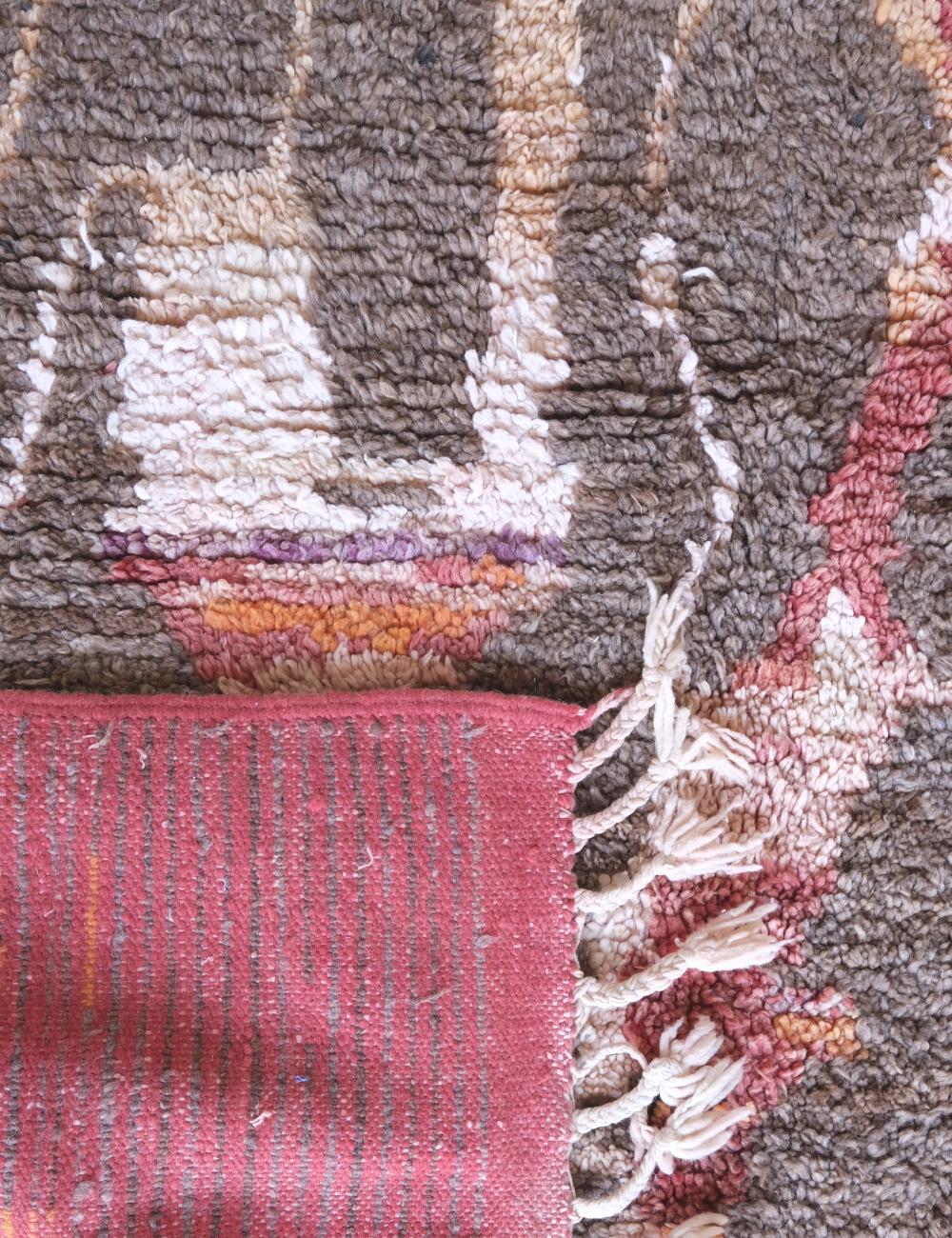 Moroccan Abstract Boujad Rug - 8.6 x 5.3 ft / 262 x 164 cm