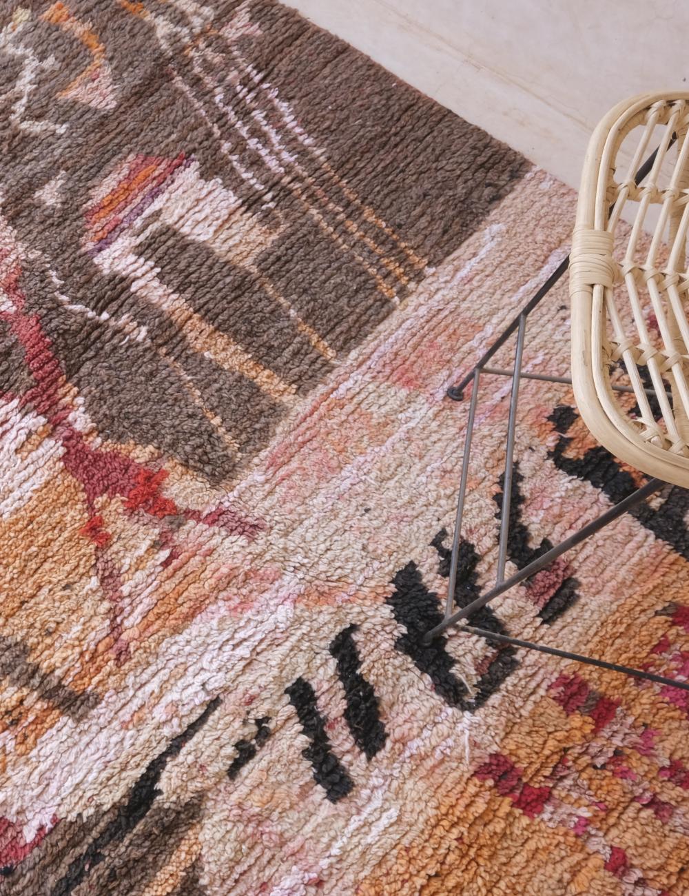 Moroccan Abstract Boujad Rug - 8.6 x 5.3 ft / 262 x 164 cm