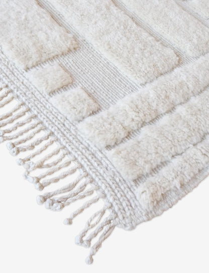 Beni Mrirt White Moroccan Wool Rug5.4 x 3.4 ft / 166 x 104 cm - Surcoma
