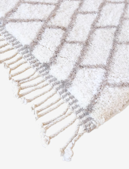 Beni Mrirt Moroccan Small Neutral Wool Rug 5.1 x 3.6 ft / 154 x 112 cm - Surcoma
