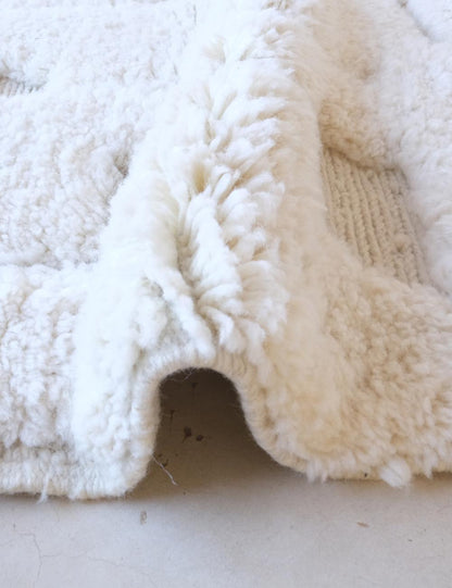 Beni Mrirt Moroccan Luxurious White Wool Rug – 5 x 3.6 ft - Surcoma