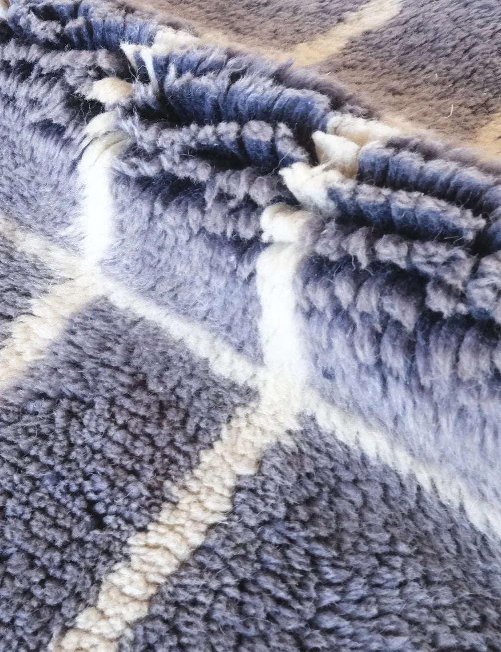 Moroccan Beni MRirt Wool Rug 5 x 4.2 ft / 153 x 130 cm - Surcoma