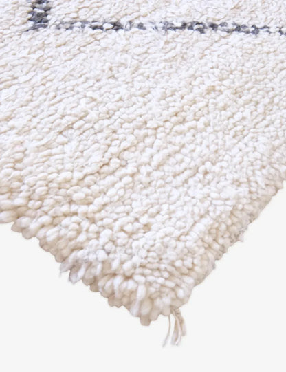 Moroccan Beni Ourain Wool Rug 9.3 x 6.7 ft / 283 x 207 cm - Surcoma