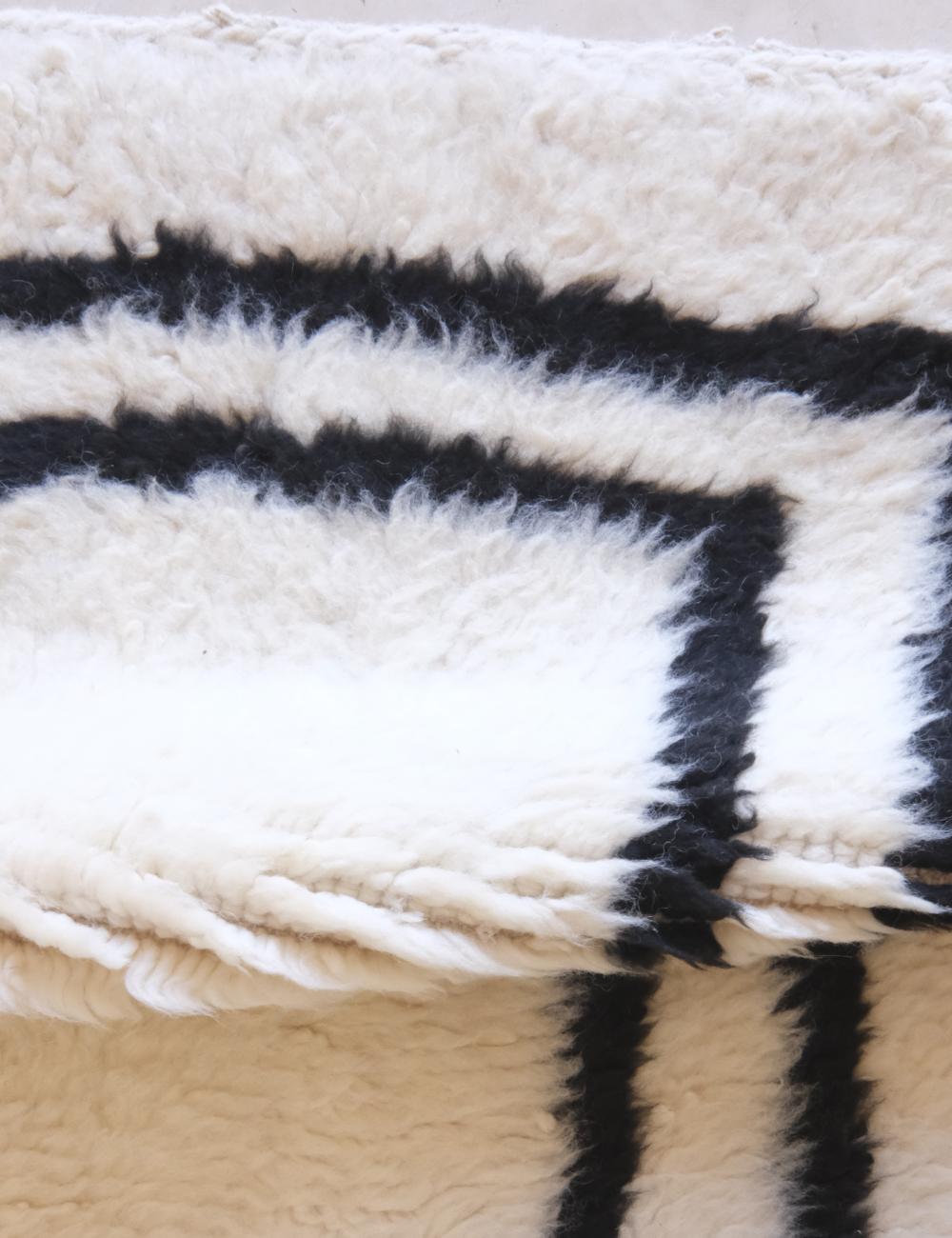 Beni Ourain Style Moroccan Rug - Forma 19