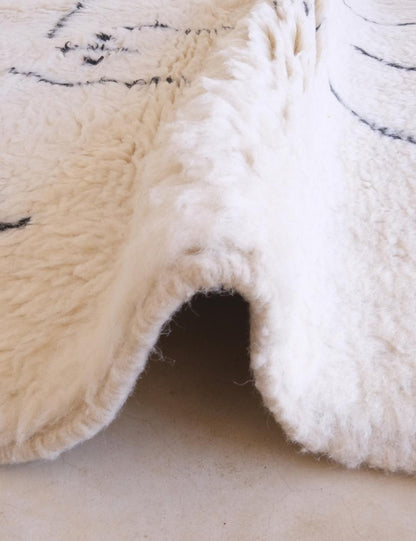 Custom White Artisan Moroccan Rug - Beni Ourain 13