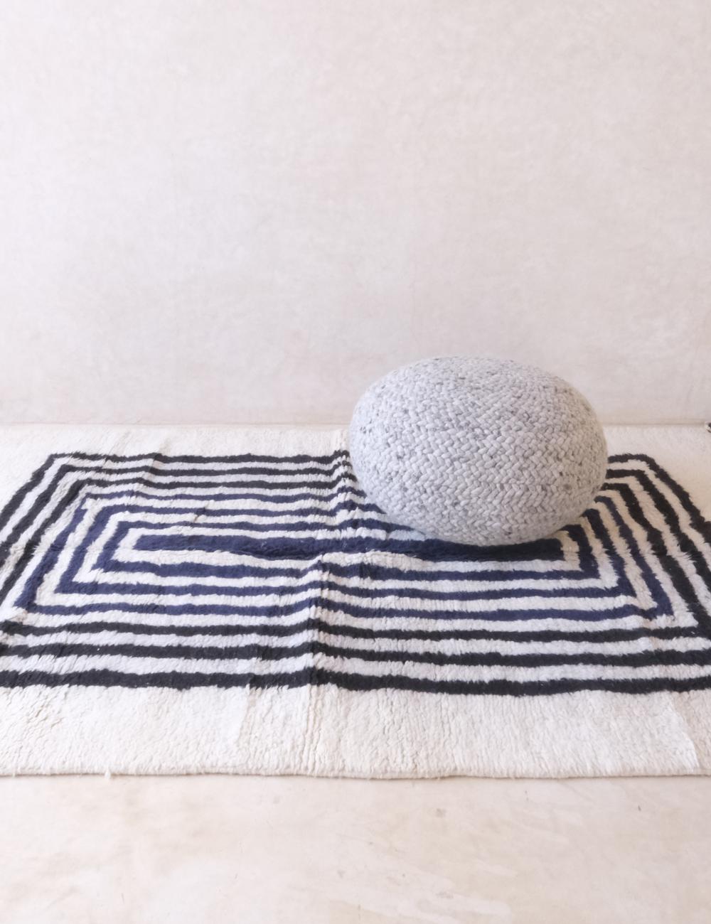 Black and White Custom Moroccan Rug - Forma 29