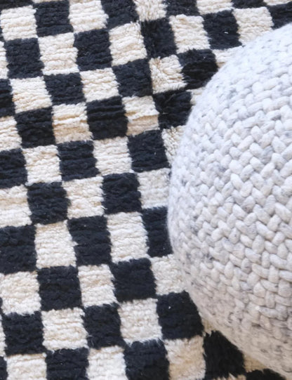 Black Checkered Wool Rug 6.9 x 5 ft / 210 x 153 cm - Surcoma