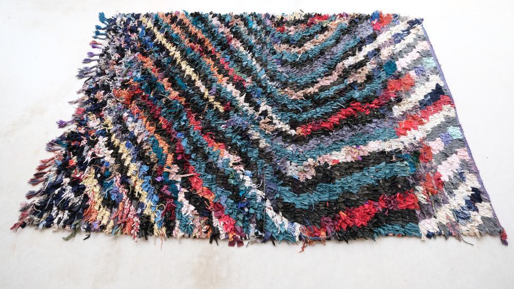 Moroccan Boucherouite Rug 7.7 x 5.1 ft / 234 x 158 cm - Surcoma
