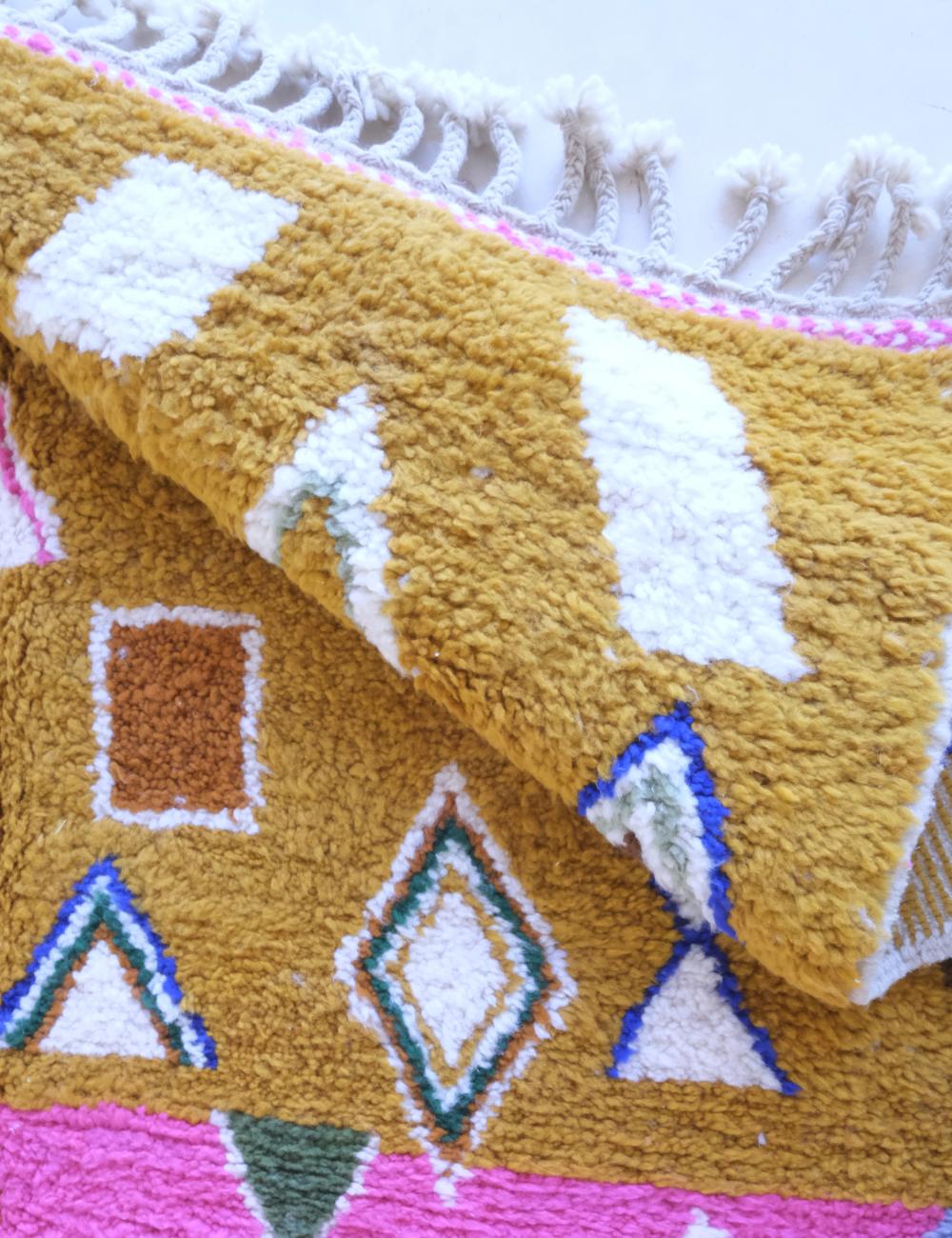 Playful Moroccan Wool Rug 8.1 x 5.9 ft / 246 x 181 cm