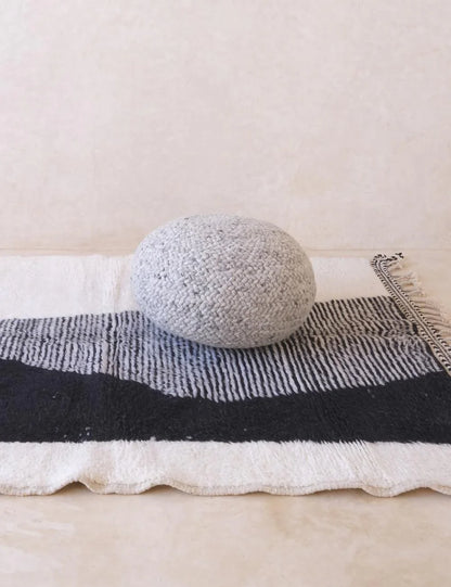 Moroccan Black and White Wool Rug 8.3 x 6.1 ft / 253 x 187 cm - Surcoma