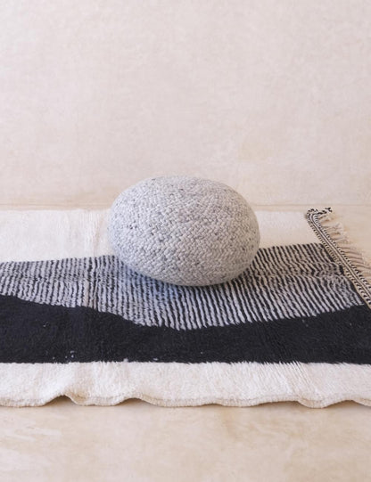 Custom Black and White Modern Moroccan Rug - Forma 69
