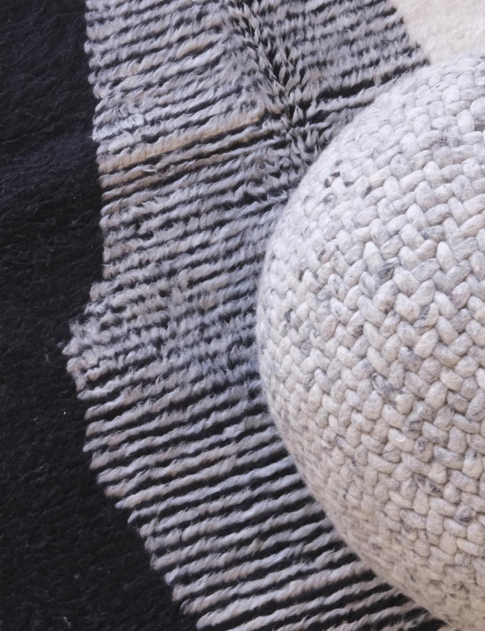 Custom Black and White Modern Moroccan Rug - Forma 69