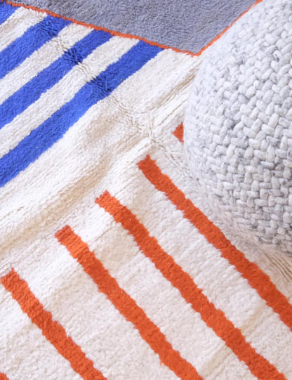 Modern Moroccan Wool Rug 7 x 6.1 ft / 212 x 187 cm - Surcoma